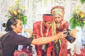 Kamu bisa on time, belom tentu orang lain bisa. 6 Derita Saat Jadi Fotografer Pernikahan Di Kampung Bungkul