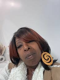 Lora George's Instagram, Twitter & Facebook