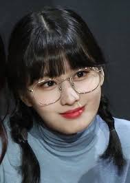 Foto aleatoria kpop feminino musicas kpop ideias para ensaio fotográfico fotos fofas de casais nayeon menininhas fofas fotos legais fotos fofas. Momo Twice Momo Hirai Momo Twice
