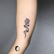 Fineline Rose And Snake For Jazmin Dm Or Email Me To Get Booked In Connor236 Hotmail Co Uk Tattoos For Women Tattoos Finger Tattoos
