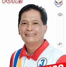 Sin-o si “kap. FELIX” ??? Naghalin ako sa simple nga pangabuhi—bata ako  nanday “Mendith,” Tay Mente (Clemente Banquillo Barranco)kag Nanay Judith  (Judith Suresca Bugarin) kag ika-lima sa ila onse ka kabataan. Bata