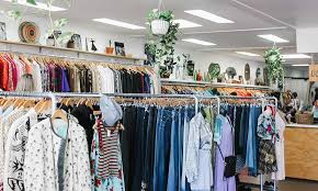 Disertai contoh kalimat percakapan hewan. 8 Fashion Brand Indonesia Untuk Kamu Yang Pengin Beli Pakaian Baru Highlight Id