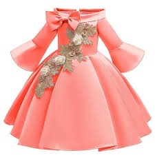 Vous trouvez ici, par exemple, costume princesse, robe de princesse, marquise flore, costume marquise 4 ans théâtre et costume de princesse ou reine médiévale fille. Robe Princesse Fille Peche Princesse Parfaite