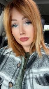 Ashley Rettig's Instagram, Twitter & Facebook