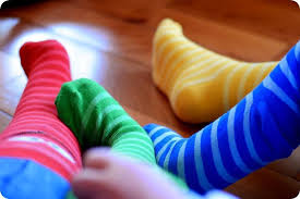 Dzień kolorowej skarpetki to święto ściśle związane z obchodami światowego dnia zespołu downa. Dzien Kolorowej Skarpety 21 Marca Swiatowy Dzien Osob Z Zespolem Downa Dzierzgon Twoje Miasto