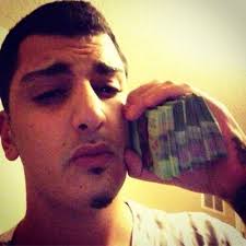 Terrence Reeves (@cashoutking__)