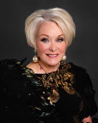 Lynette Chappell's Instagram, Twitter & Facebook