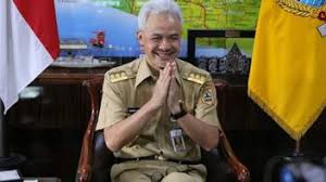 Gubernur jawa tengah (jateng) ganjar pranowo dikenal sebagai pribadi yang membumi. Berita Terkini Untuk Jawa Tengah Psbb Diperketat Ganjar Pranowo Pendapatan Berkurang Kamu Harus Ikhlas