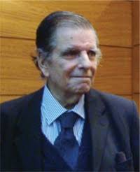 Familia del Prof. Osvaldo Silva donó su biblioteca a la Facultad