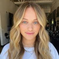 Elizabeth Nardone's Instagram, Twitter & Facebook