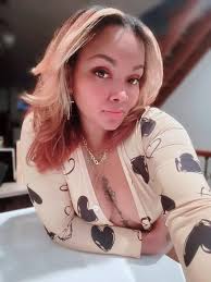 Black women are fine!!!! 🤌🏼 Mother of a 21yr & old & soon to be 17yr in 1  week exactly! #blessedandgrateful