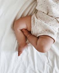 Baby Legs Newborn Pictures Cuddly Babies Photos Ideas Photoshoot Outfits Photography Baby Fashion Baby Legs Cute Babies