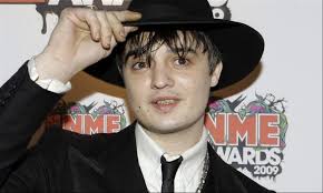 Pete doherty tells fans 'f*** the tories' ahead of general election. Pete Doherty Soll In Plattenladen Eingebrochen Sein Tages Anzeiger