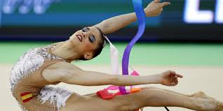 A) con 3 materiales y es sin aparatos, masiva mente. Finalizo El Campeonato Espanol De Gimnasia Ritmica