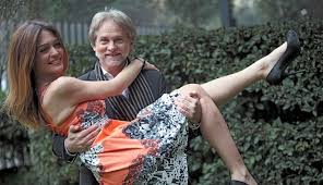 Così, ai tempi in cui era lele martini, giulio scarpati ricevette un messaggio molto particolare: Un Medico In Famiglia Senza Piu Lelegiulio Scarpati Lascia La Serie Rai