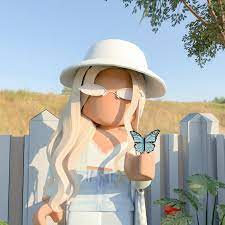 By using the active roblox promo codes, you can get various kinds of free items, skins, clothes, and accessories. Aesthetic Roblox Avatar Girl No Face Novocom Top