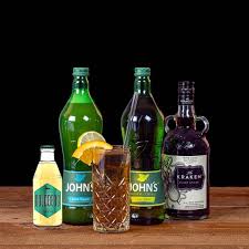 As dark as a new yorkers' sense of humor, the kraken is a spiced rum blended with natural flavors and caramel color. Cocktail Komplett Paket Carribean Lemonade Cocktail Bundle Online Kaufen Novado