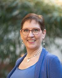 Crystal Rutter's Instagram, Twitter & Facebook