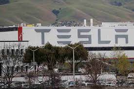 Longgar | learn detailed meaning of looser in malay dictionary with audio prononciations this page also provides synonyms and grammar usage of looser in malay. Tesla Recalls Nearly 6 000 Us Cars Over Potentially Loose Bolts Money Malay Mail