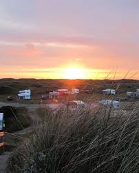 Camping Mit Kindern Die Schonsten Campingplatze Tipps Und Berichte Strand Camping Camping Resort Campingplatz