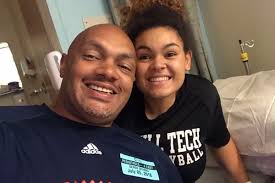 Claim the victory': Facing pancreatic cancer, former Washington State RB  Derek Sparks is trying to stiff-arm the biggest challenge of his life