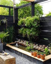 before after onze tuin kan niet groen genoeg zijn we hebben een super gave urban jungle plantenwand in o urban jungle garden garden inspiration plants