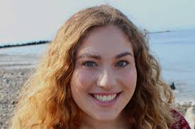 Samantha Simons's Instagram, Twitter & Facebook