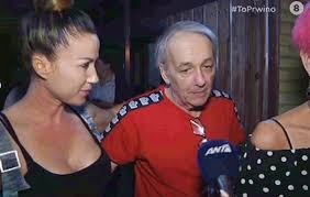 Γεννήθηκε στην πάτρα σε ένα νεοκλασικό, αράτου 33 και κορίνθου, κάτω από τον αστερισμό των διδύμων. Andreas Mikroytsikos Oi Prwtes Dhlwseis Gia Thn Epistrofh Toy Sthn Thleorash Fay S Book