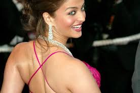 Wardrobe Update Successful Beautiful Bollywood Actress Aishwarya Rai Bachchan Beautiful Girl Face