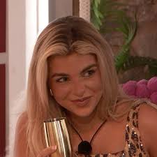 Love Island bombshell 'cosies up to Celebs Go Dating star' days before Casa  Amor