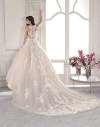 Unsere exklusiven brautkleider sind unnachahmlich und bieten alles, was sie sich für einen der wichtigsten. Modehaus Starp Der Trendsetter In Sachen Anlass Styling