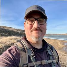 Today, I am launching the "Birds of Alberta" podcast that celebrates birds  (and other wildlife) and their special connections to Alberta.