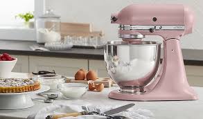 It delves into their differences and similarities to help you decide which model suits your needs. Bowl Lift Vs Tilt Head Mixer What S The Difference Kitchenaid