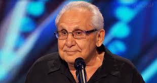 When 'Ordinary' Senior Sounds Amazingly Like Frank Sinatra, the Judges Are  Forced to Their Feet