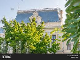 Tu destino para comprar propiedades de lujo en iași, iași, rumanía. Iasi City Hall Located Image Photo Free Trial Bigstock