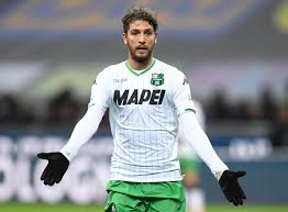 Fellow replacement manuel locatelli strokes a pass elegantly into the path of leonardo spinazzola and the energetic left back clips a ball into chiesa's path, with the juventus winger heading the cross. Sassuolo Won T Accept Less Than 24 Million For Locatelli Forza Italian Football