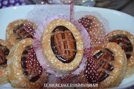 Mini Tartelette Chocolat Caramel Beurre Sale Le Sucre Sale D Oum Souhaib En 2020 Recette De Gateau Algerien Tartelette Chocolat Caramel Gateau Sec