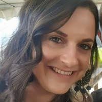 100+ profilů „Deanna“