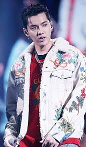 Kris wu is a chinese canadian actor, rapper, singer, record producer, and model. Category Kris Wu Wikimedia Commons