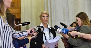 32 000 de pensionari din sistemul public iau si salariu la stat cumulul celor două venituri va fi interzis economica net. Interzicerea Cumulului Pensiei Cu Salariul Persoanele Care Doresc SÄƒ RÄƒmanÄƒ SÄƒ Lucreze In Sistemul De Stat O PerioadÄƒ Mai IndelungatÄƒ Vor Putea SÄƒ O FacÄƒ Beneficiind De Salariu Nu È™i De Pensie