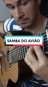 Samba do Avião de Tom Jobim. Arranjo pra violão de Marcos Kaiser. #vio...
