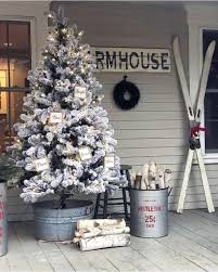 55 Cheap Diy Outdoor Christmas Decor Ideas To Complete Your Home Decoration Outdoor Christmas Christmas Decorations Front Porch Christmas Decor