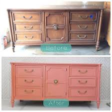 Der Prozess Der Re Malerei Alter Holzmobel Dekoration De Dresser Refinish Refurbished Dressers Redo Furniture