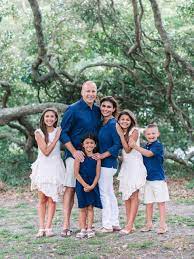23 Amazing Family Portraits In Myrtle Beach By Pasha Belman Family Picture Outfits Family Portrait Poses Summer Family Pictures