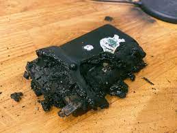 Thai Lady S Power Bank Explodes Even Though It Wasn T Plugged Possibly Due To Poor Circuitry