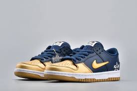 Four new supreme x nike sb dunk lows are reportedly releasing in early 2021 with the styles referencing the supreme x sb dunk high from 2003. Sfondo Verde Cresci Capitale Nike Dunk Sb Low Supreme Trucco Alta Esposizione Sottovento