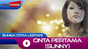 Curhatan bcl di lagu 12 tahun terindah buat raffi ahmad terenyuh. Bunga Citra Lestari Cinta Pertama Sunny Official Video Youtube