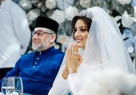 Yang dipertuan agong, the 5.12.84 sultan iskandar of jahore. Tahniah Oksana Selamat Lahirkan Anak Lelaki Sultan Kelantan Lepat Pisang