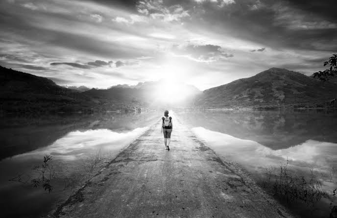 Resultado de imagem para "Não existe nenhum passeio fácil para a liberdade em lado nenhum, e muitos de nós teremos que atravessar o vale da sombra da morte vezes sem conta até que consigamos atingir o cume da montanha dos nossos desejos. ""