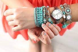 Askhstore.id - ❣️Tips memilih aksesori wanita murah yang cocok❣️ Ingin lebih cantik gaya dalam penampilan sehari-hari? Gunakan aksesoris yang menunjang, juga tidak berlebihan. Ini tips memilih aksesoris wanita yang tepat untuk Anda : -